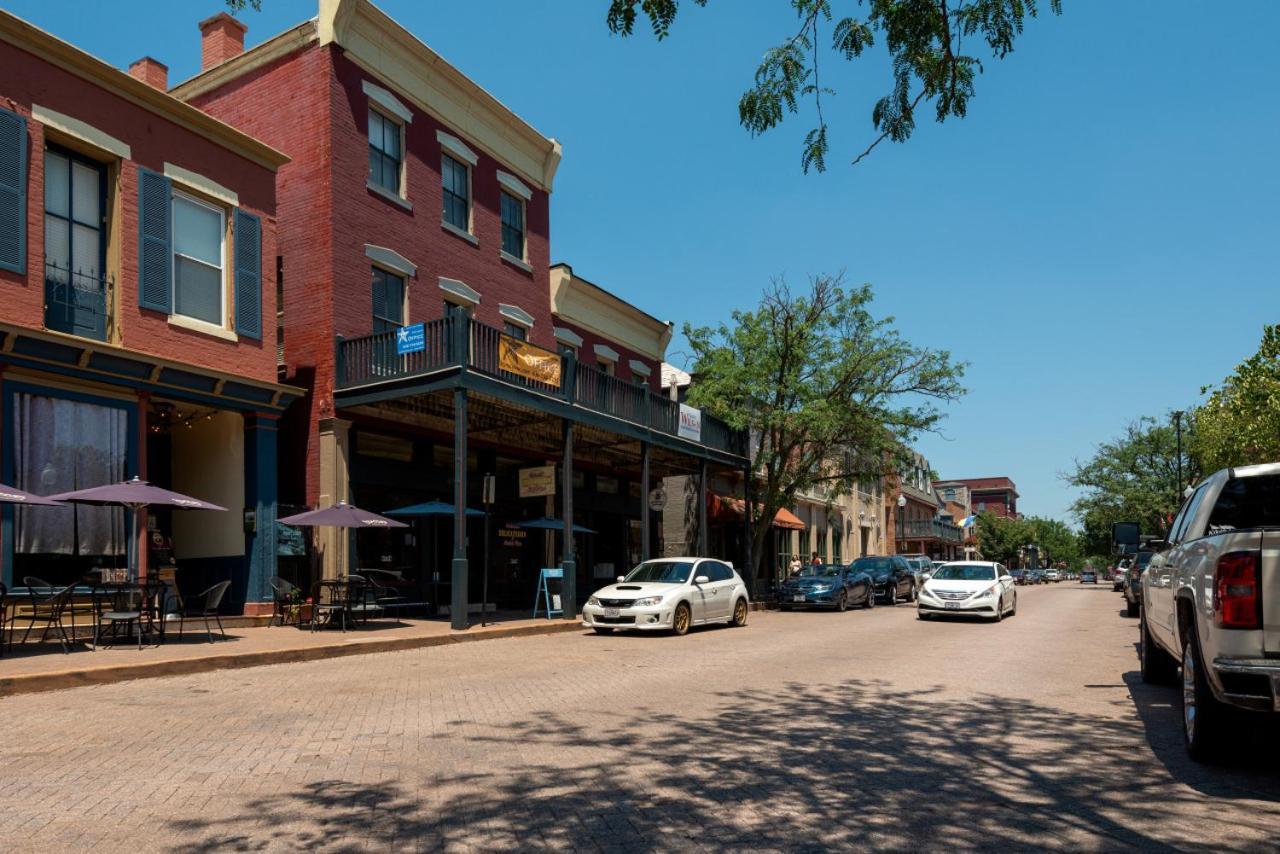 115 N Main Huge 2 Bedroom Unit On Main Street Saint Charles Extérieur photo